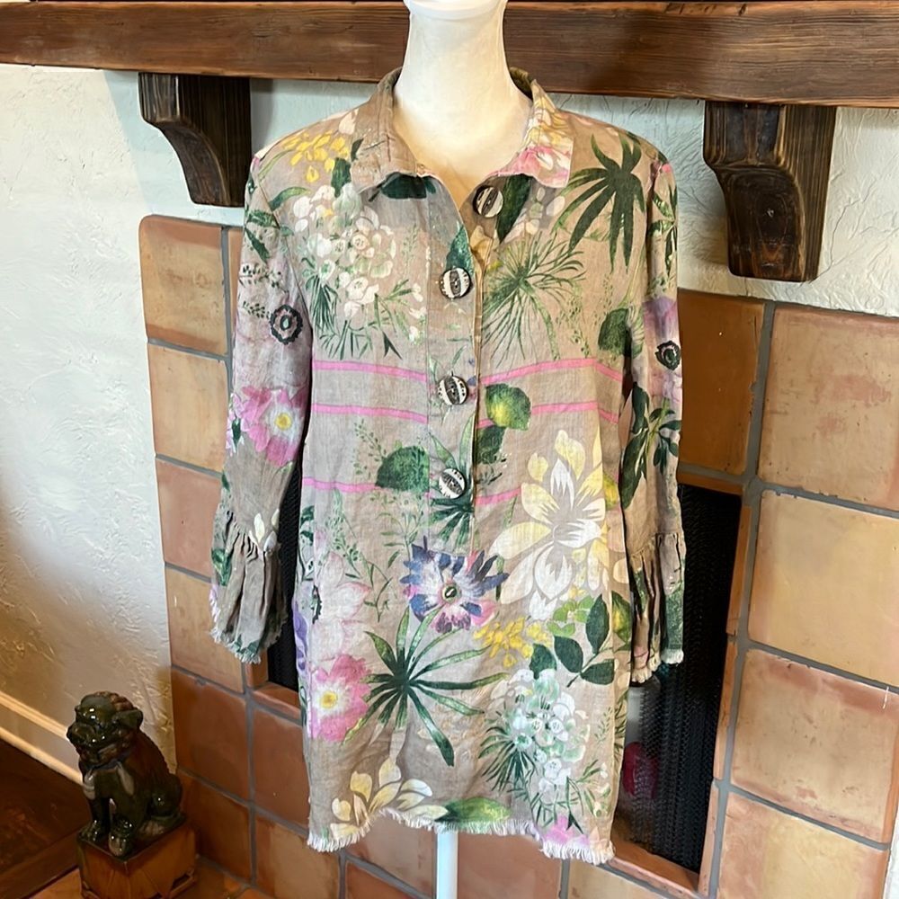 John Mark floral print 1/2 button up linen blouse, S!